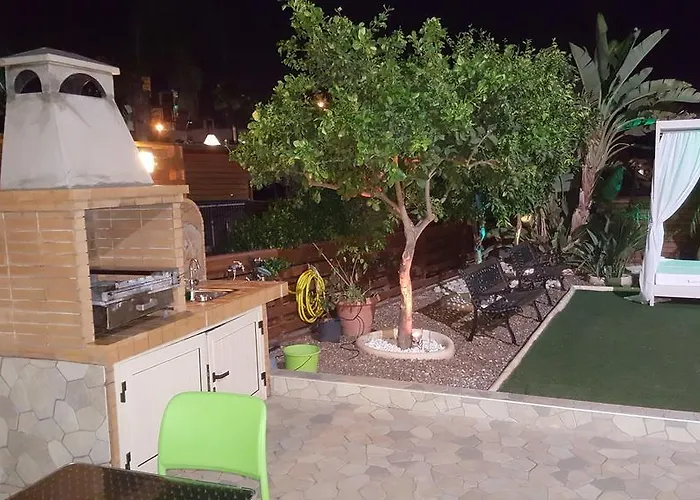 Willa Artemisia Protaras