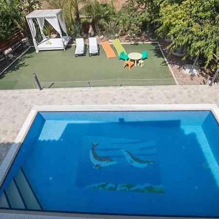 Artemisia Villa *