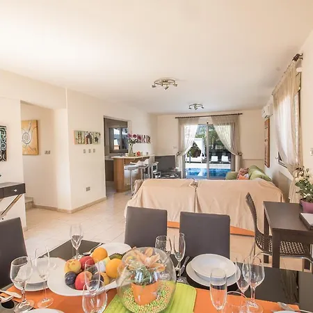 Artemisia Villa